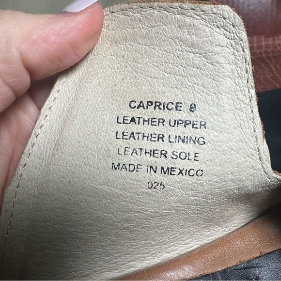 Freebird by Steven Women's Caprice Buckle Leather Sandals Size 8 - Picture 12 of 13